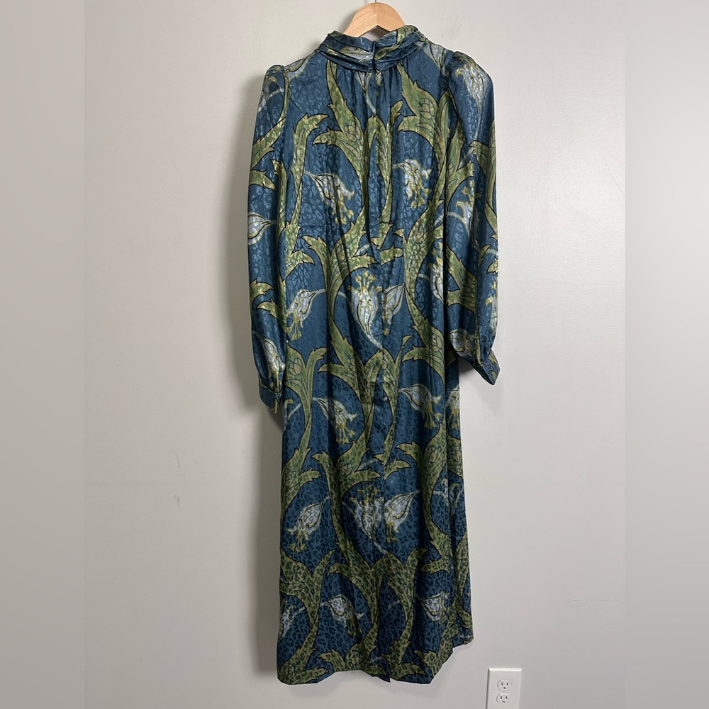 TUCKERNUCK
Deco Floral Satin Faven Dress - Picture 7 of 11
